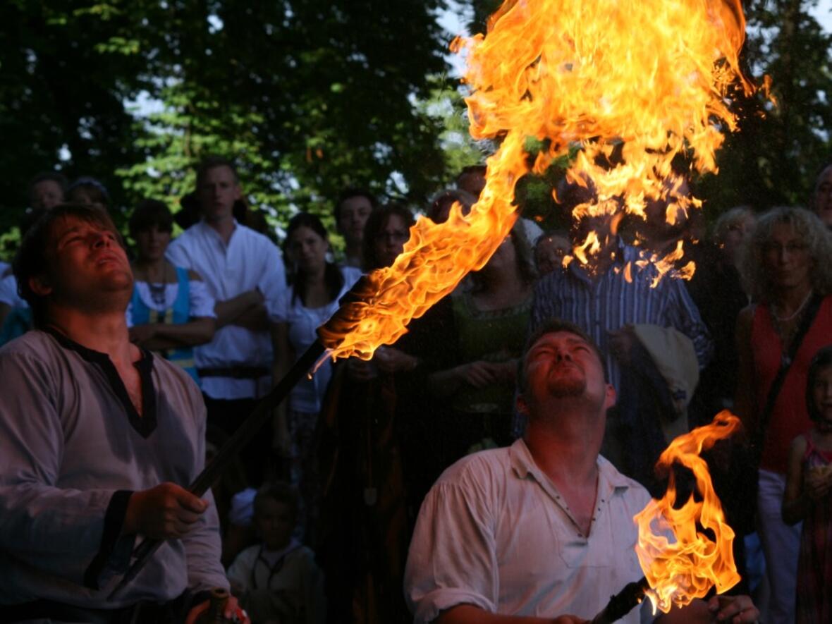 fackeln-im-feuersturm