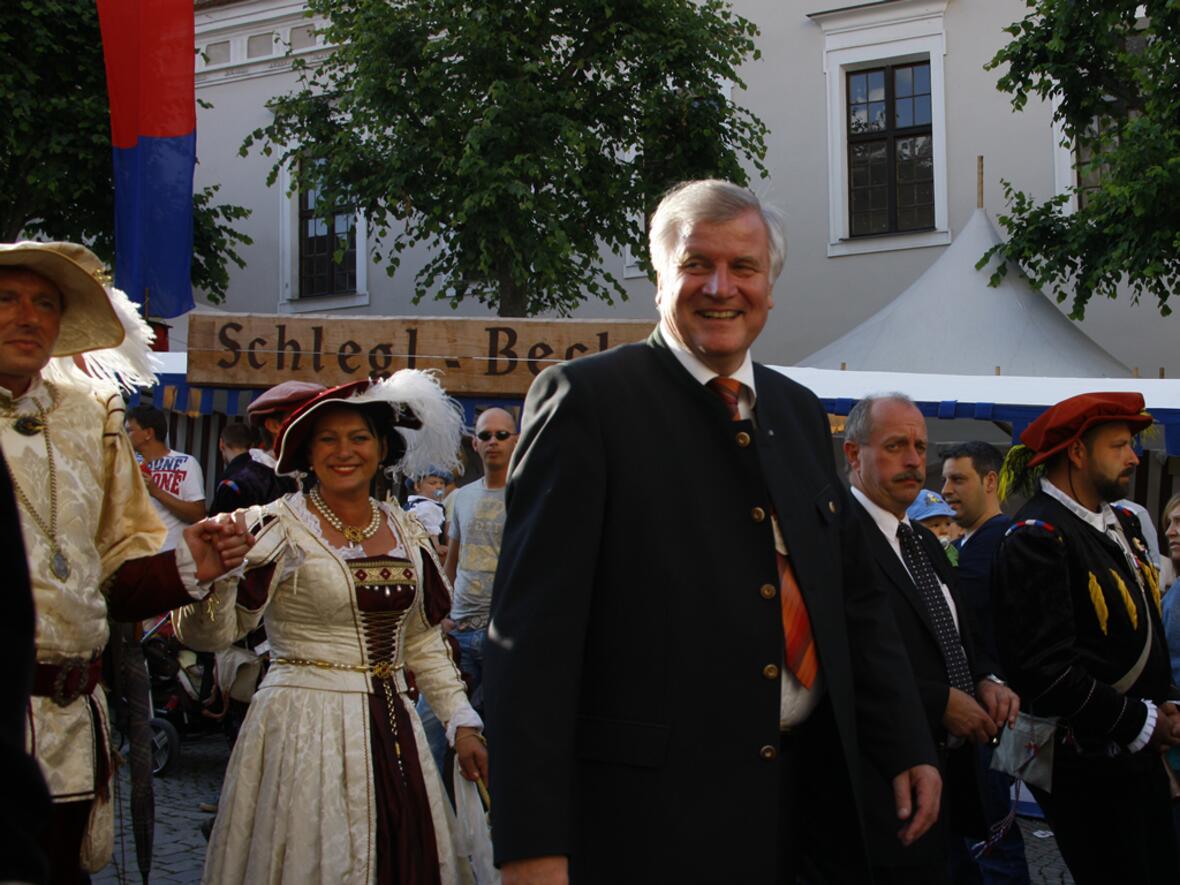 rundgang-ueber-den-historischen-markt