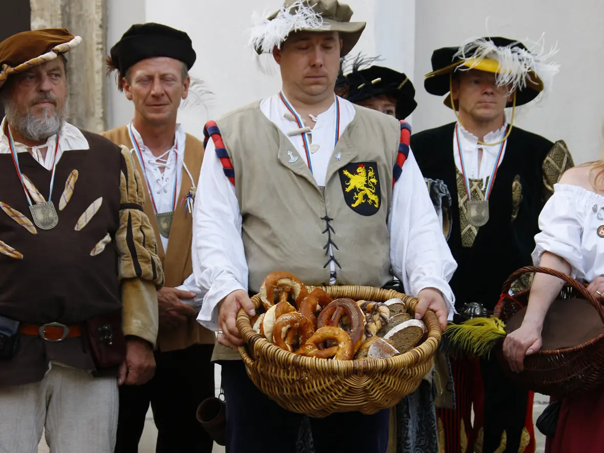 der-korb-mit-dem-spendenbrot