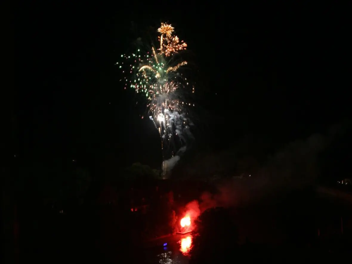 feuertheater-auf-der-donau9