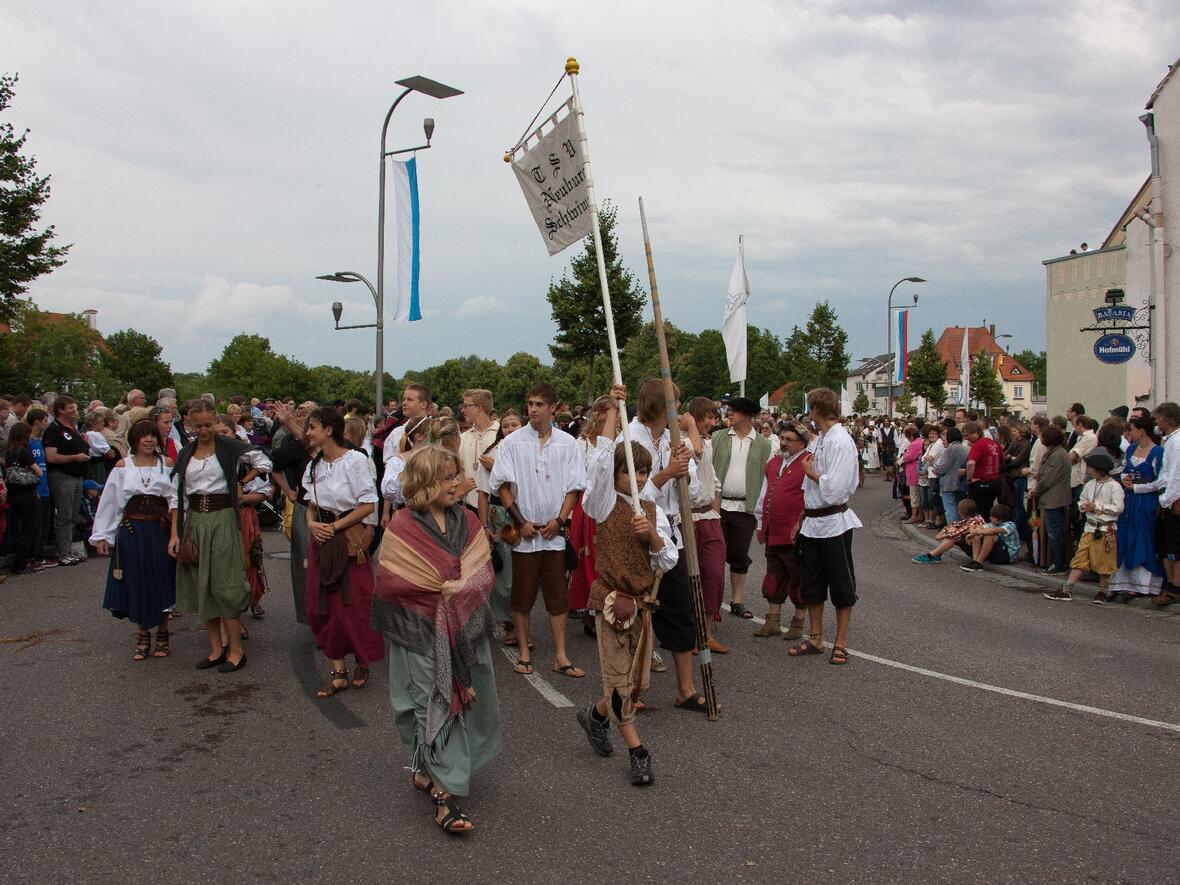 schlossfest-bilder-einzug-zur-eroeffnung-052