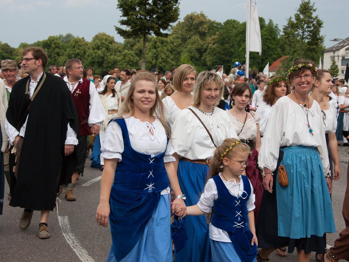 schlossfest-bilder-einzug-zur-eroeffnung-053