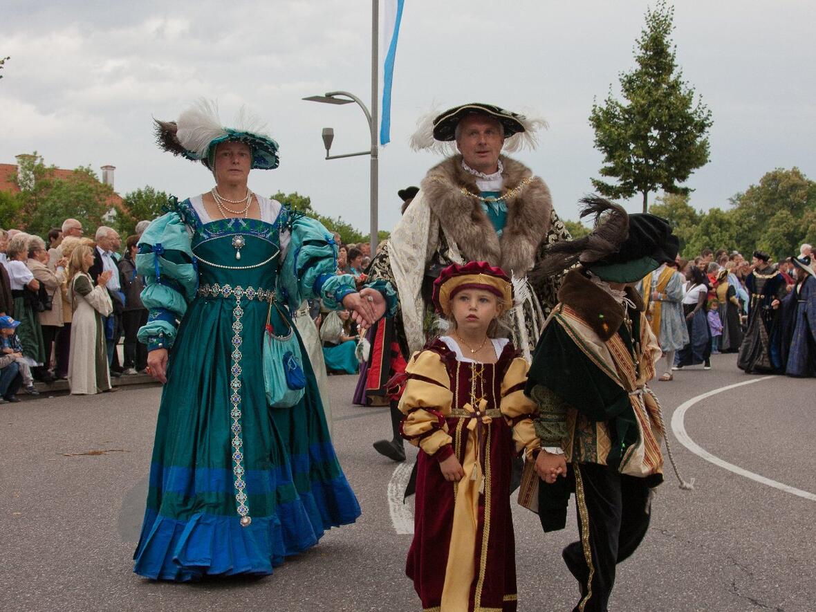 schlossfest-bilder-einzug-zur-eroeffnung-024