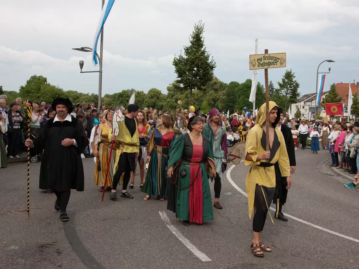 schlossfest-bilder-einzug-zur-eroeffnung-044