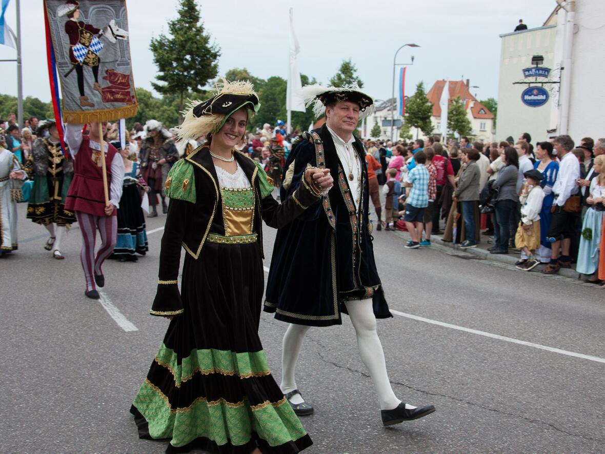 schlossfest-bilder-einzug-zur-eroeffnung-021