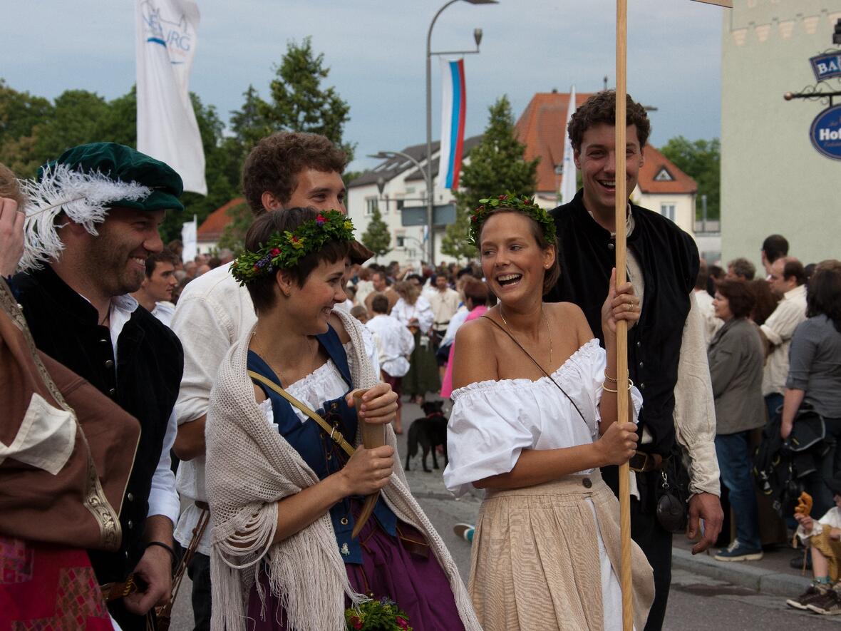 schlossfest-bilder-einzug-zur-eroeffnung-065