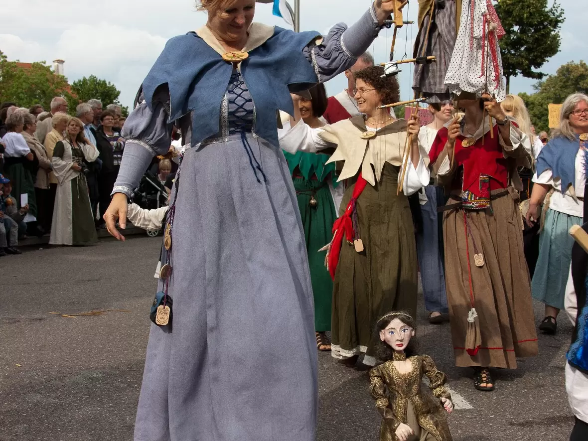 schlossfest-bilder-einzug-zur-eroeffnung-046