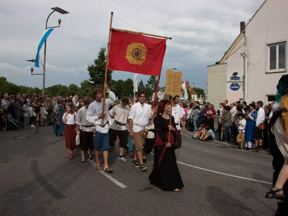 schlossfest-bilder-einzug-zur-eroeffnung-047