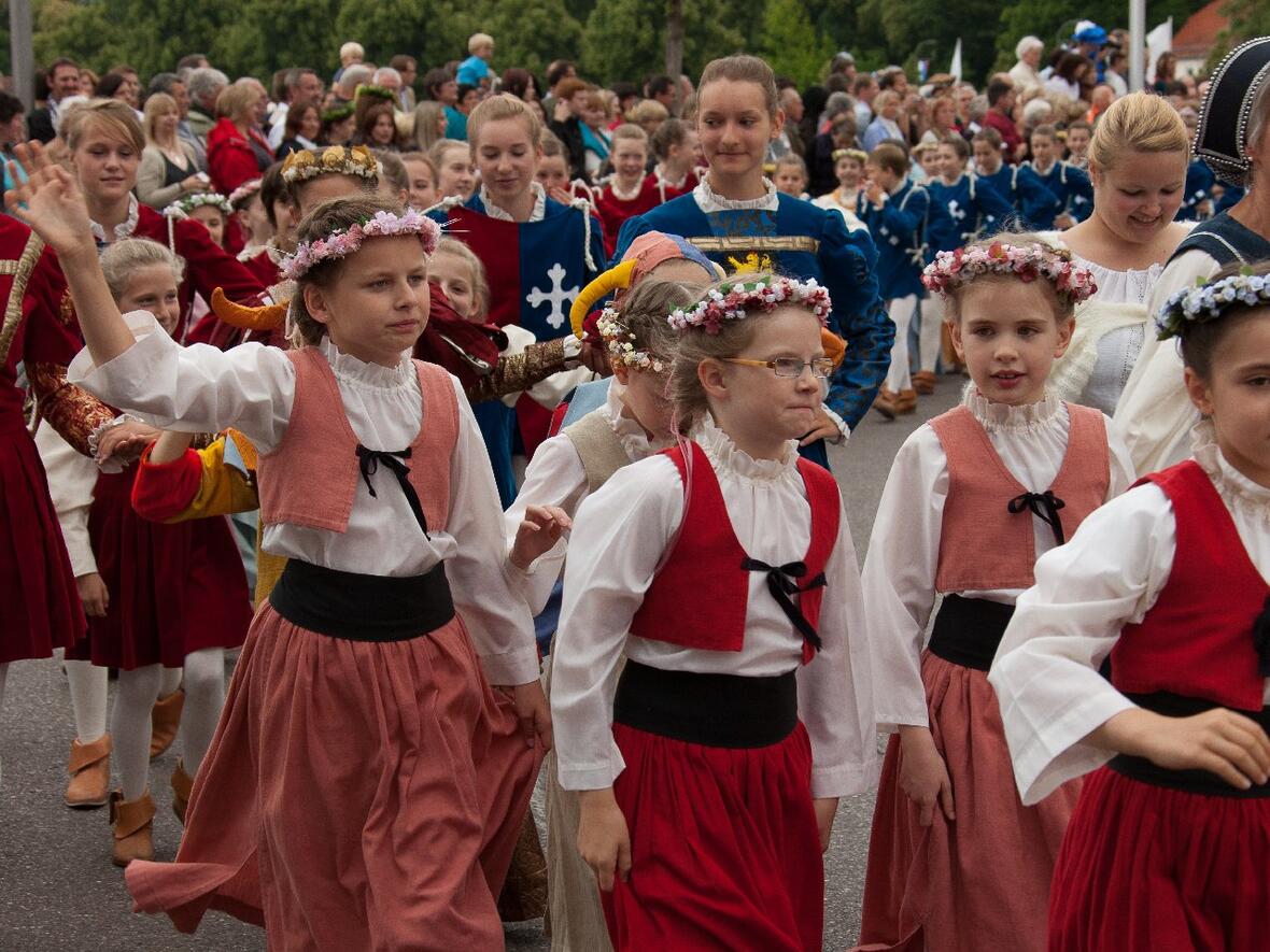 schlossfest-bilder-einzug-zur-eroeffnung-010