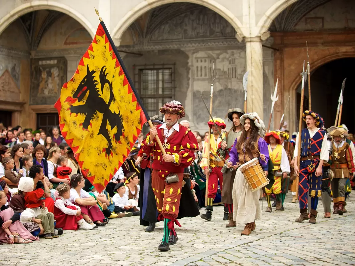 der-einzug-ins-schloss