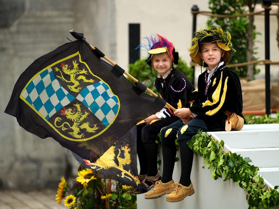 junge-fahnenschwinger