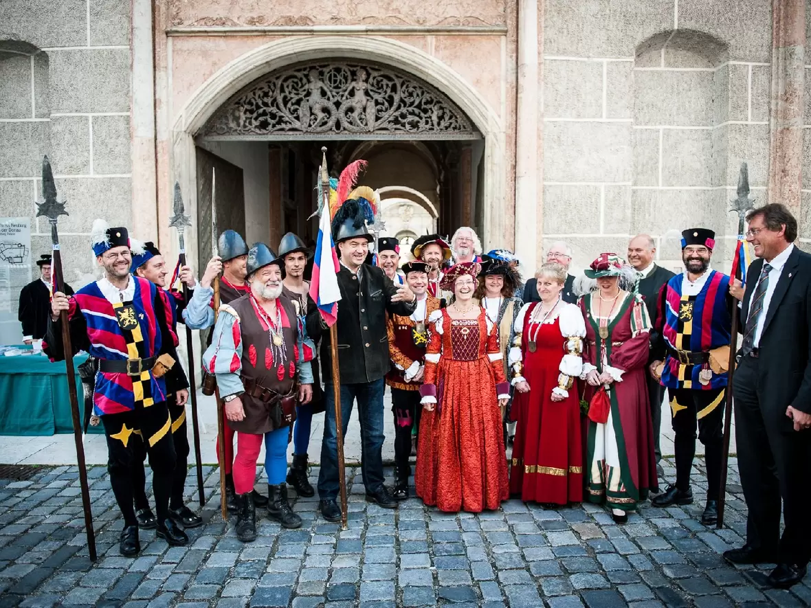 besuch-soeder-004-jm-gruppenbild