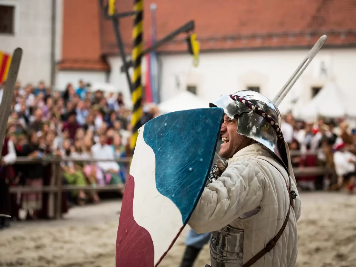 2013-06-25_turnierspiele_jtw-10-ritter-im-kampfe