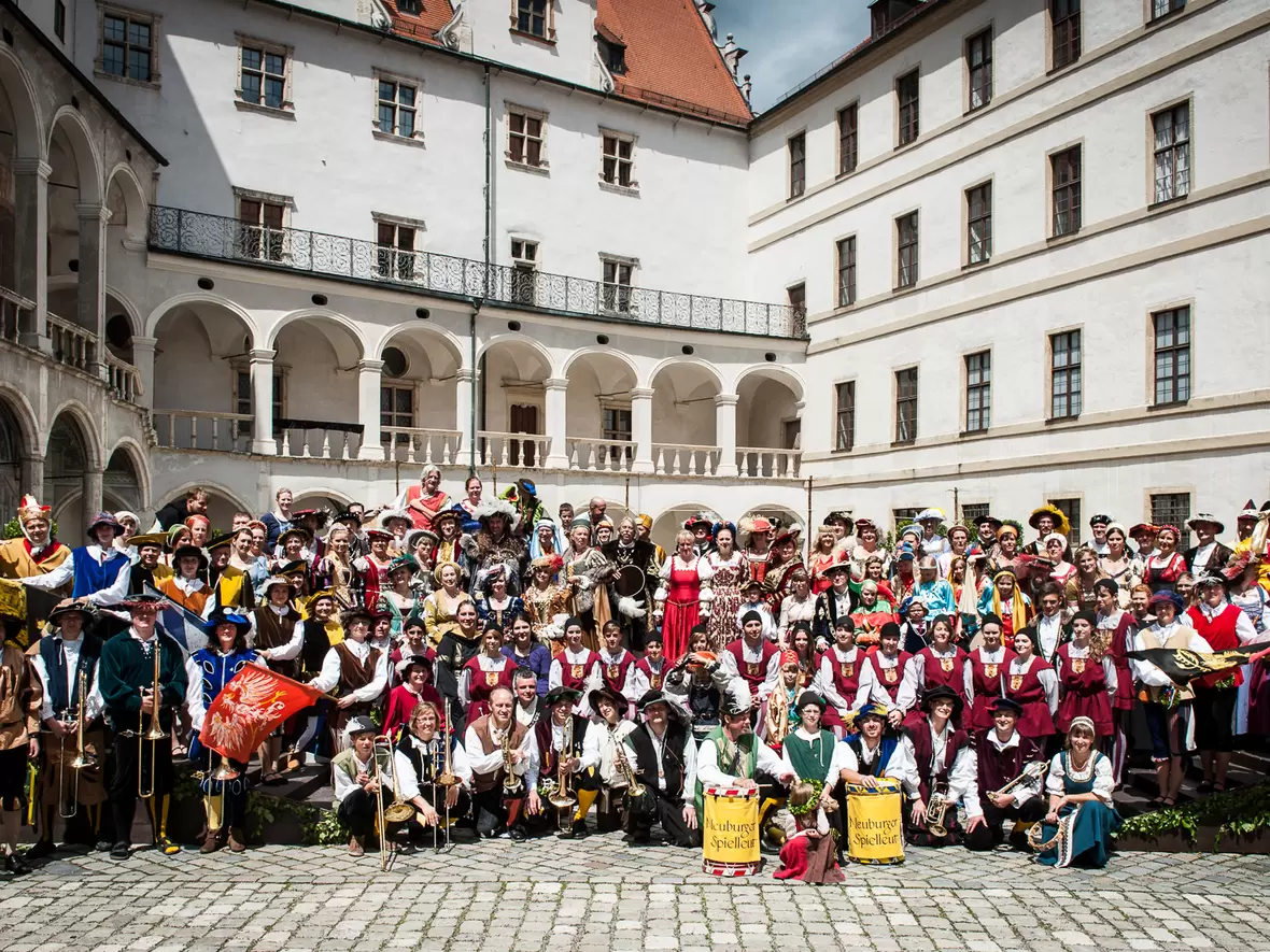 tanz-und-scherz-bei-hofe-01-jm