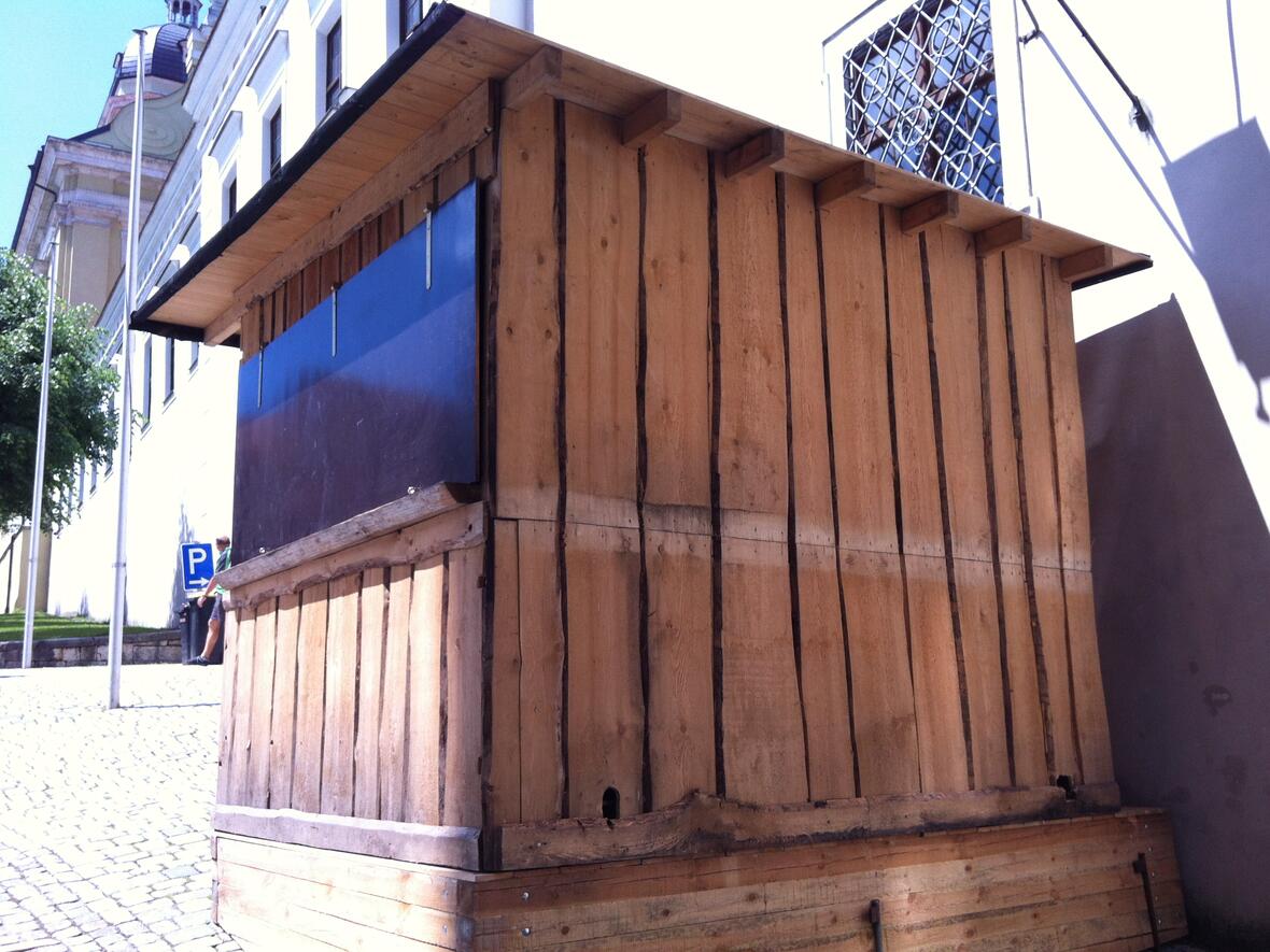 schlossfest-aufbau-2013-die-landsknechte-waren-mit-bei-den-ersten