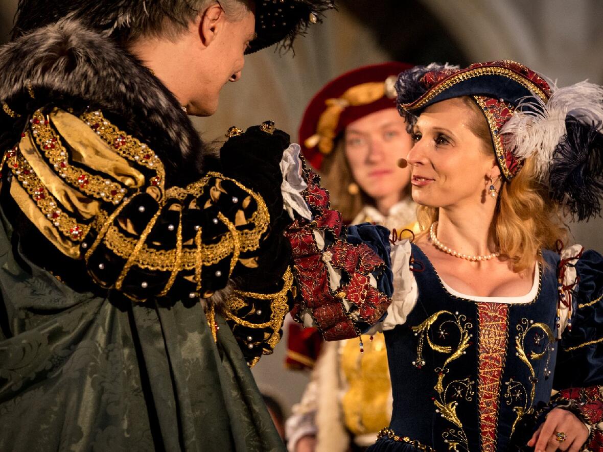 2013-06-25_tanz_und_scherz_bei_hofe_jtw-17-feine-dame-feiner-herr