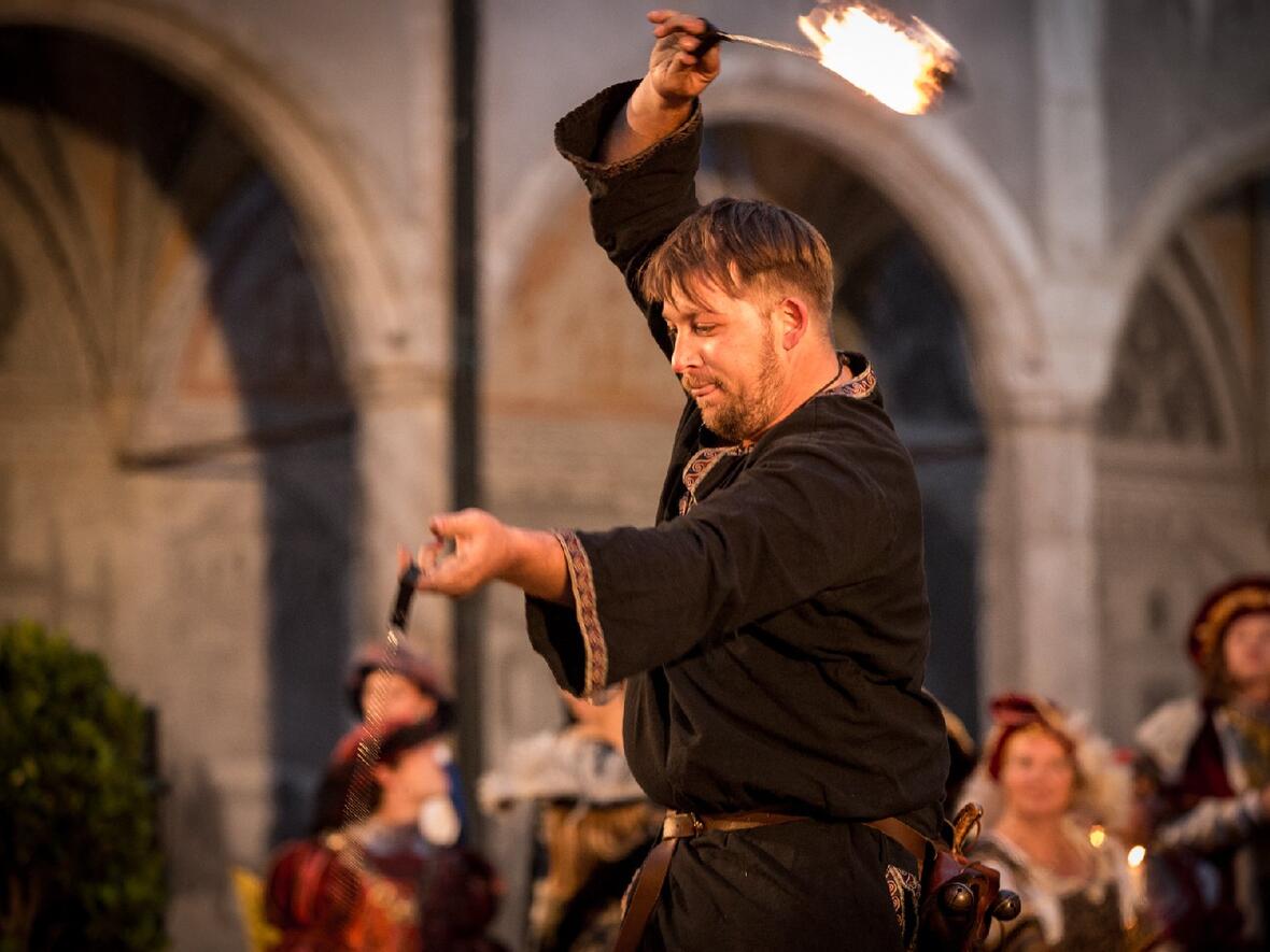 2013-06-25_tanz_und_scherz_bei_hofe_jtw-3-feuertaenzer