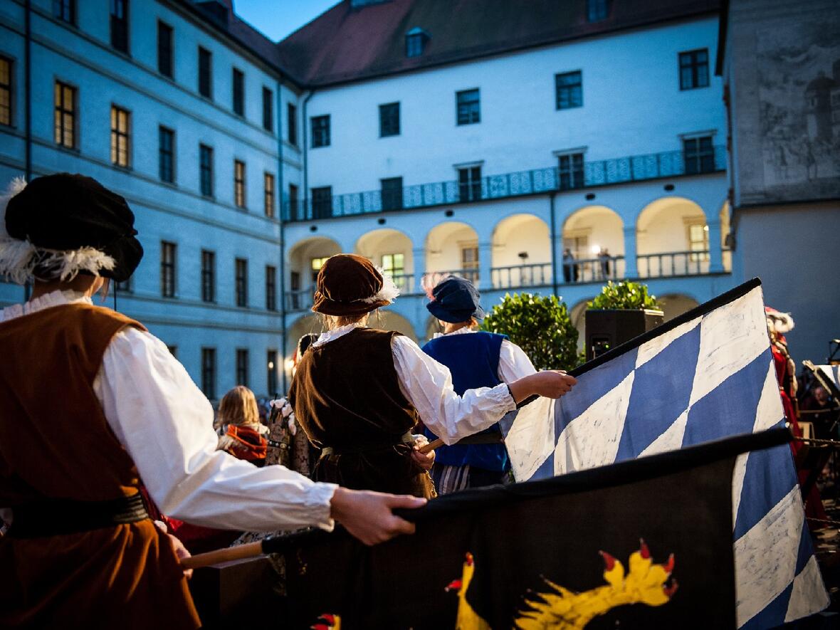 tanz-und-scherz-bei-hofe-001-jm