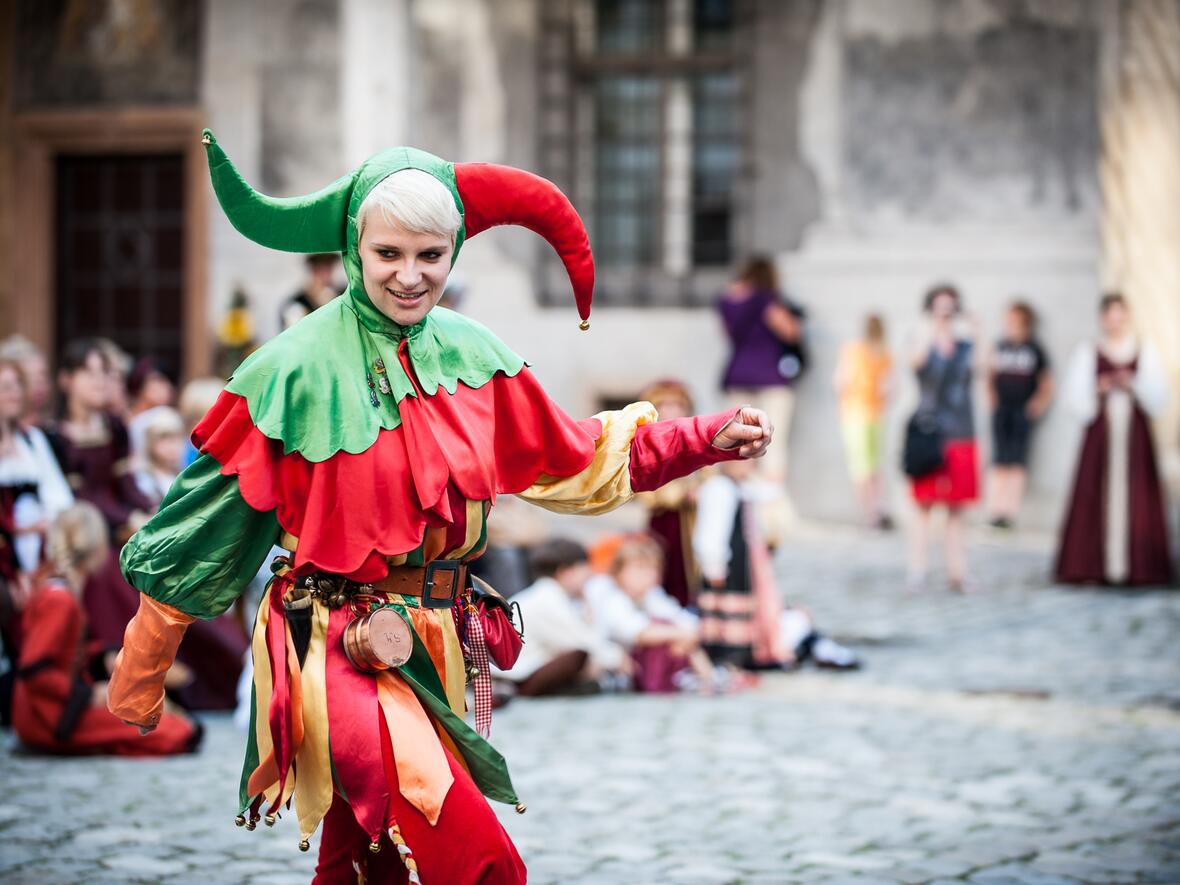 tanz-und-scherz-bei-hofe-01-jm