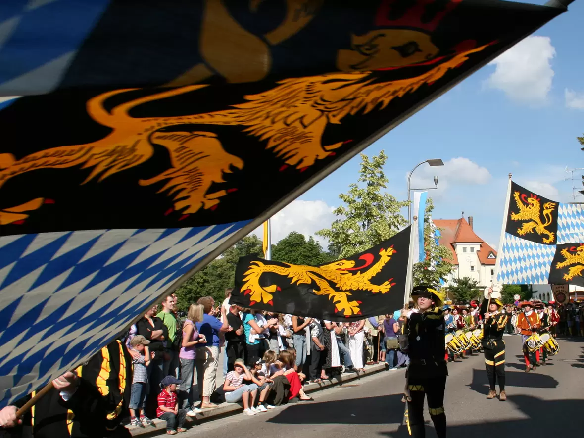 auf-tuchfuehlung